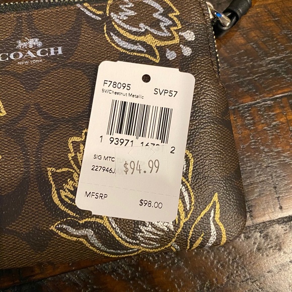 COACH wristlet - Picture 4 of 4